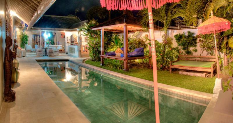 Coco Poco Villa Seminyak Værelse billede